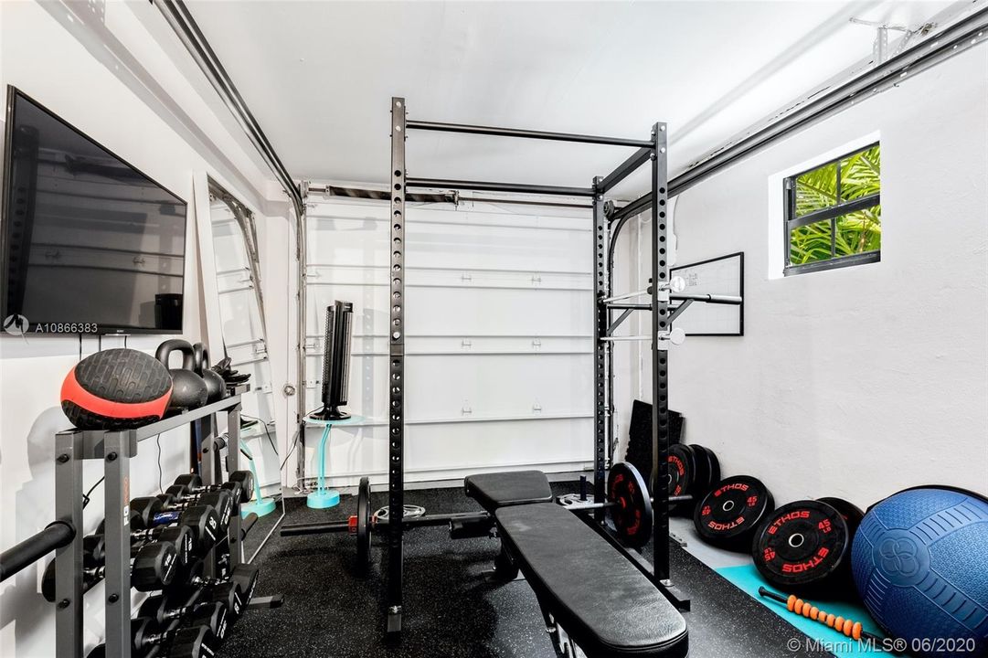 Recently Sold: $1,500,000 (3 beds, 3 baths, 1637 Square Feet)