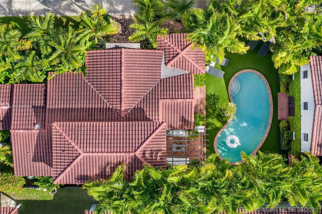 Recently Sold: $1,500,000 (3 beds, 3 baths, 1637 Square Feet)