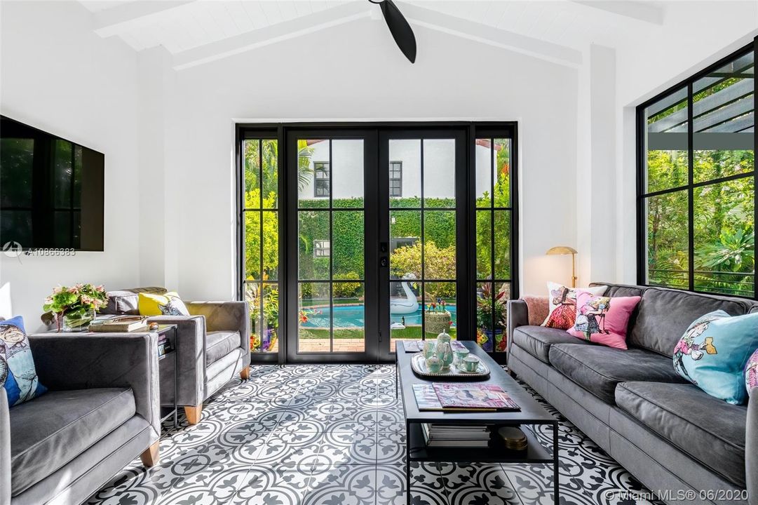Recently Sold: $1,500,000 (3 beds, 3 baths, 1637 Square Feet)