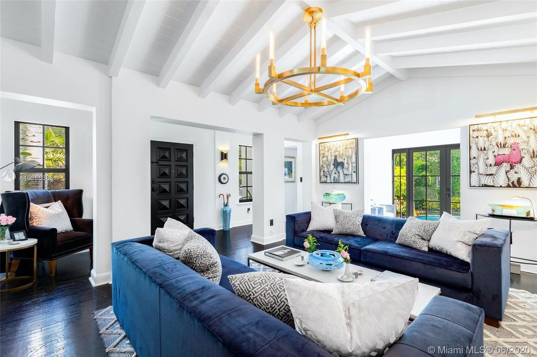 Recently Sold: $1,500,000 (3 beds, 3 baths, 1637 Square Feet)