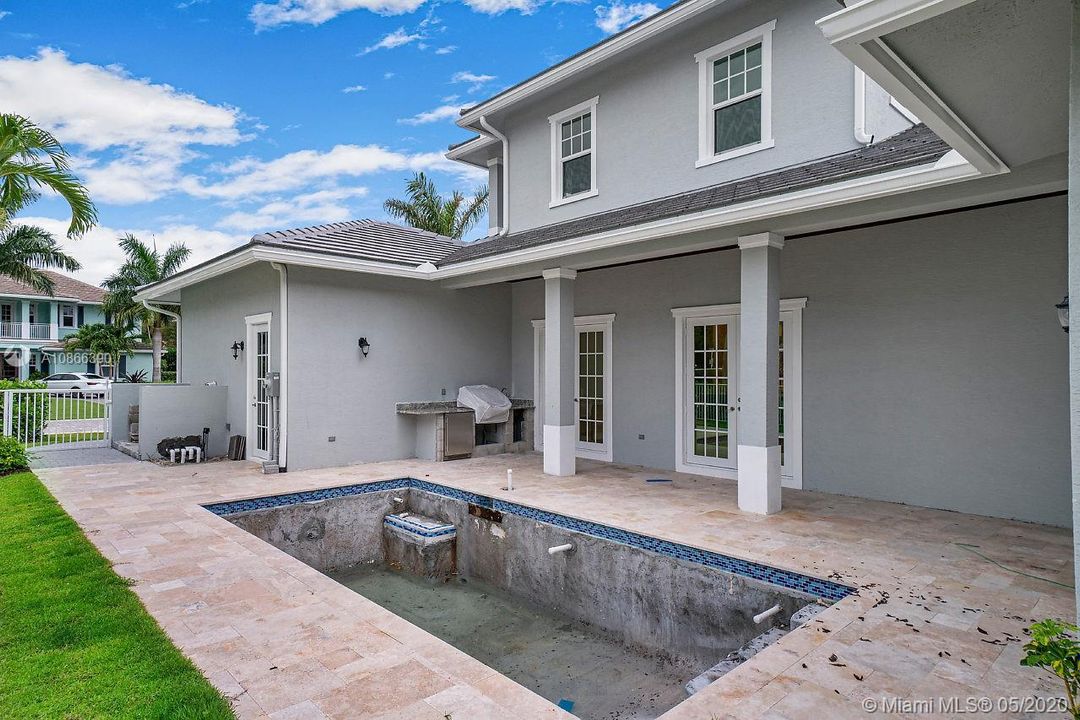 Summer kitchen / pool (under construction)