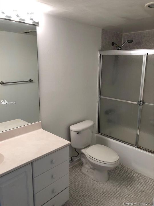 Recently Rented: $1,450 (1 beds, 1 baths, 1005 Square Feet)