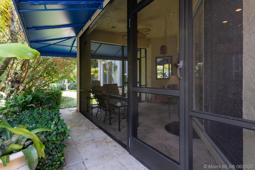 Outside screened lanai