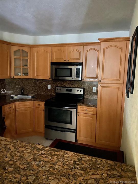 Recently Rented: $1,250 (1 beds, 1 baths, 764 Square Feet)