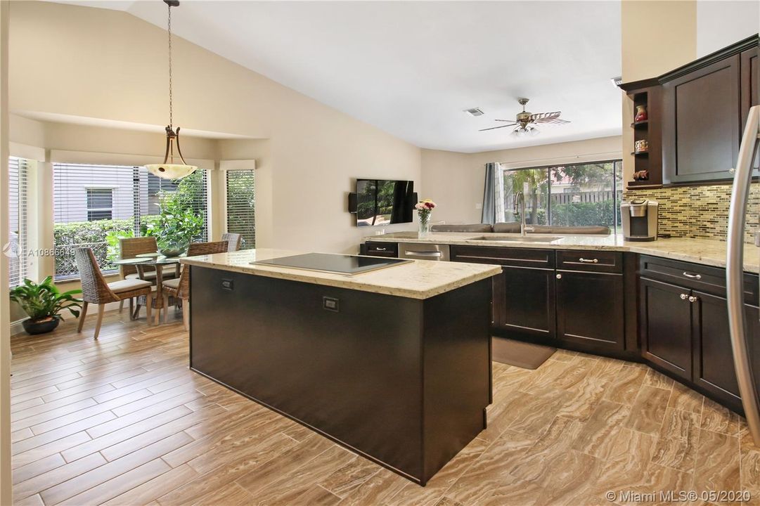 Recently Sold: $525,000 (4 beds, 3 baths, 2623 Square Feet)