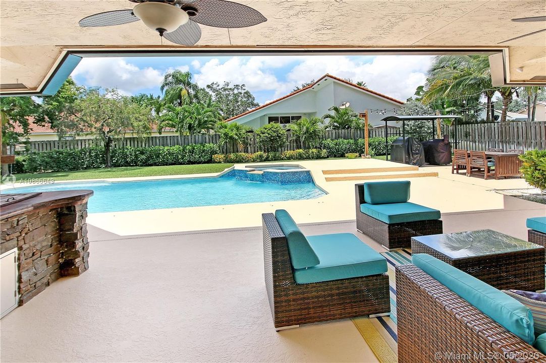 Recently Sold: $525,000 (4 beds, 3 baths, 2623 Square Feet)