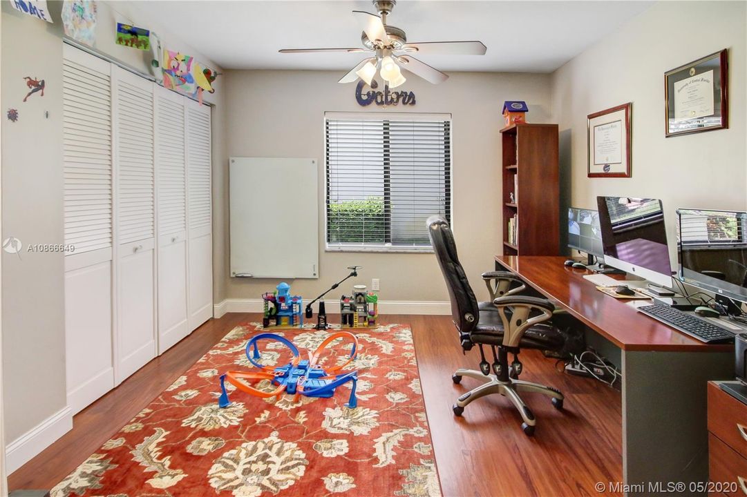 Recently Sold: $525,000 (4 beds, 3 baths, 2623 Square Feet)