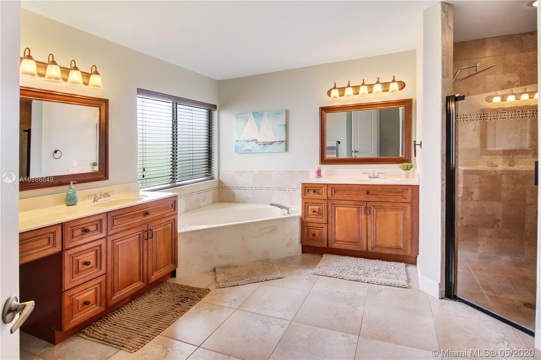 Recently Sold: $525,000 (4 beds, 3 baths, 2623 Square Feet)