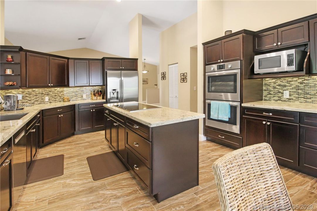 Recently Sold: $525,000 (4 beds, 3 baths, 2623 Square Feet)