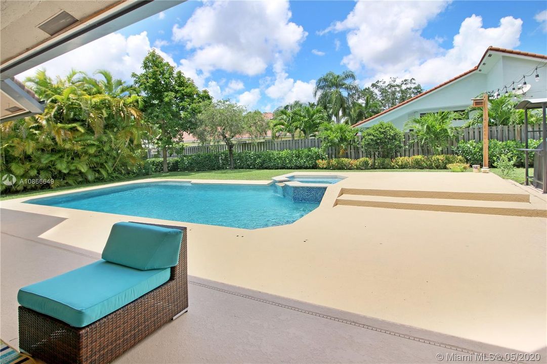 Recently Sold: $525,000 (4 beds, 3 baths, 2623 Square Feet)