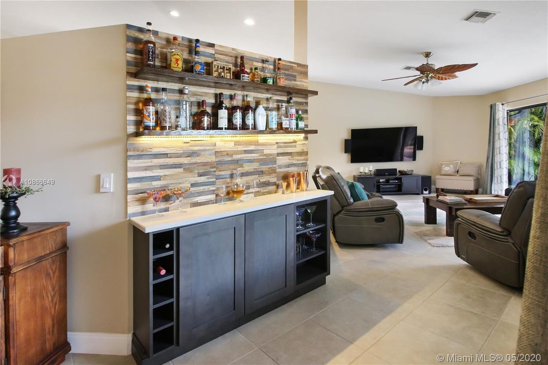 Recently Sold: $525,000 (4 beds, 3 baths, 2623 Square Feet)