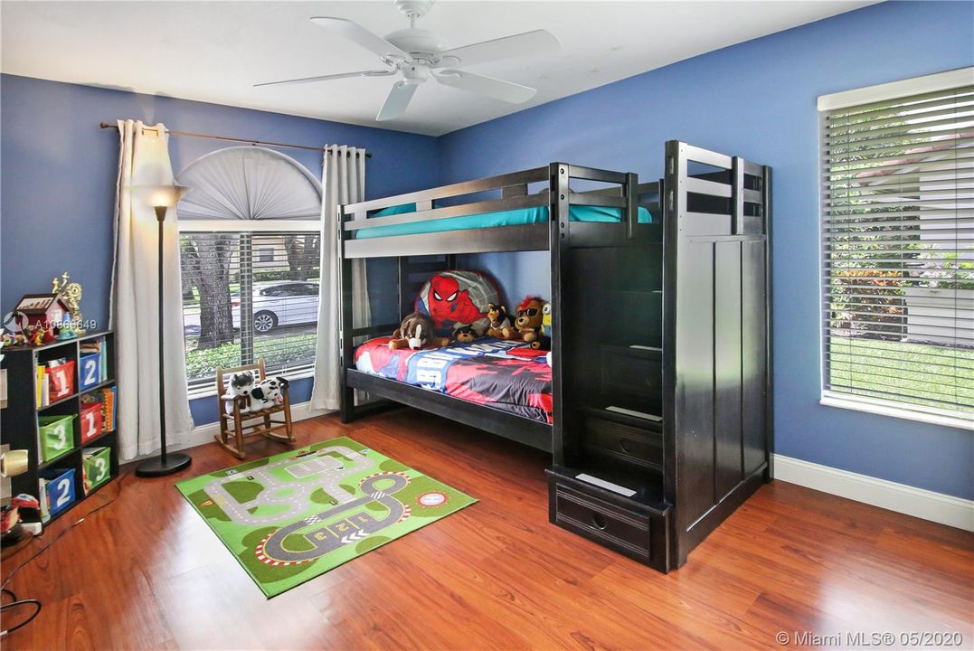 Recently Sold: $525,000 (4 beds, 3 baths, 2623 Square Feet)