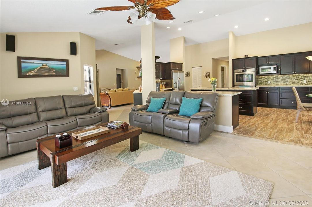 Recently Sold: $525,000 (4 beds, 3 baths, 2623 Square Feet)