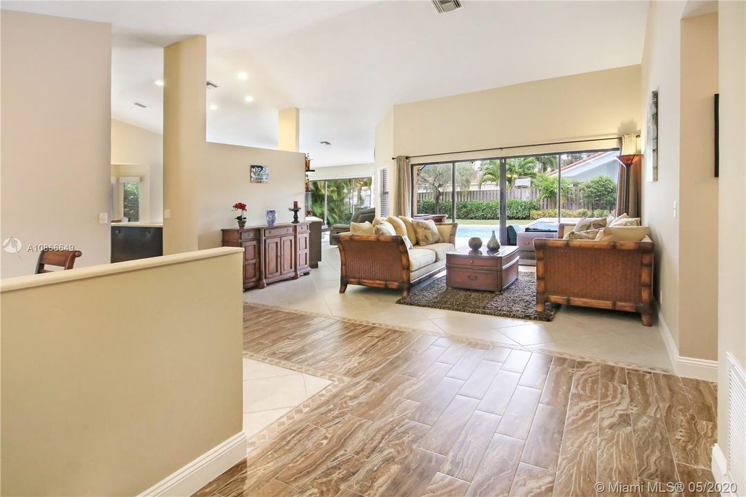 Recently Sold: $525,000 (4 beds, 3 baths, 2623 Square Feet)