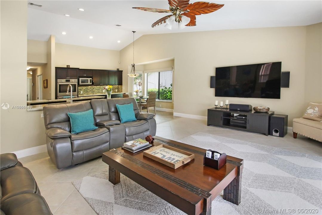 Recently Sold: $525,000 (4 beds, 3 baths, 2623 Square Feet)