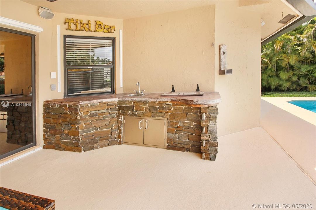 Recently Sold: $525,000 (4 beds, 3 baths, 2623 Square Feet)