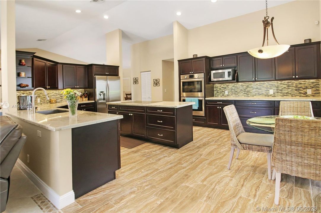 Recently Sold: $525,000 (4 beds, 3 baths, 2623 Square Feet)