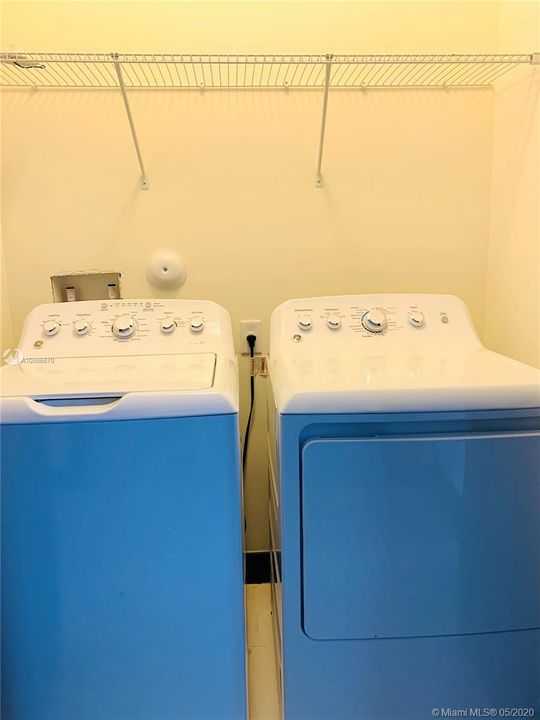 最近租的: $2,550 (3 贝兹, 2 浴室, 1588 平方英尺)