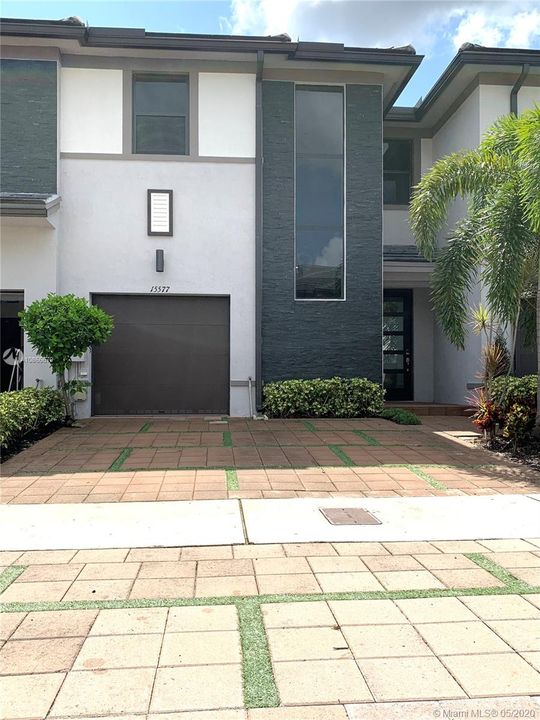 最近租的: $2,550 (3 贝兹, 2 浴室, 1588 平方英尺)