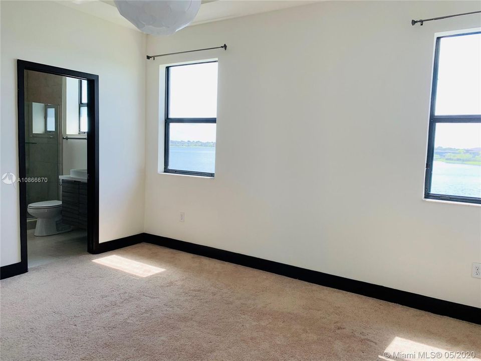 最近租的: $2,550 (3 贝兹, 2 浴室, 1588 平方英尺)