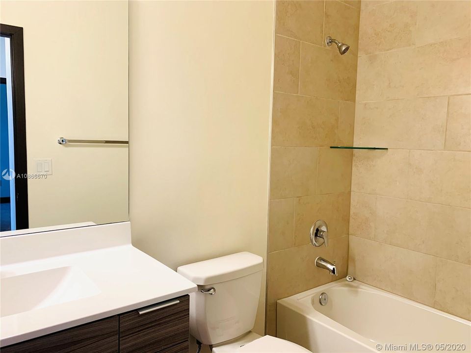 最近租的: $2,550 (3 贝兹, 2 浴室, 1588 平方英尺)