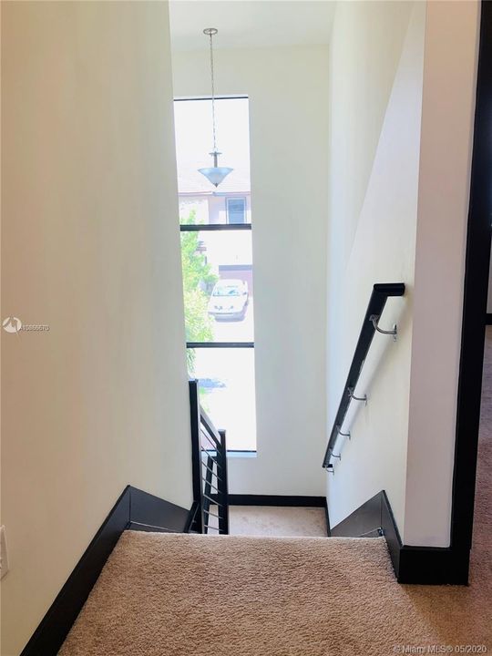 最近租的: $2,550 (3 贝兹, 2 浴室, 1588 平方英尺)