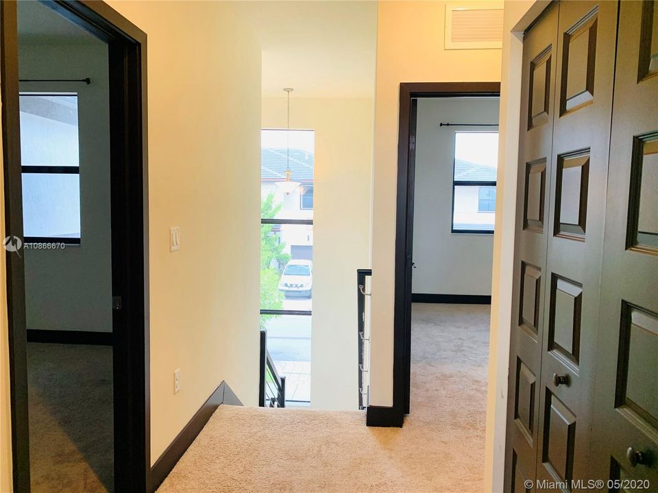 最近租的: $2,550 (3 贝兹, 2 浴室, 1588 平方英尺)