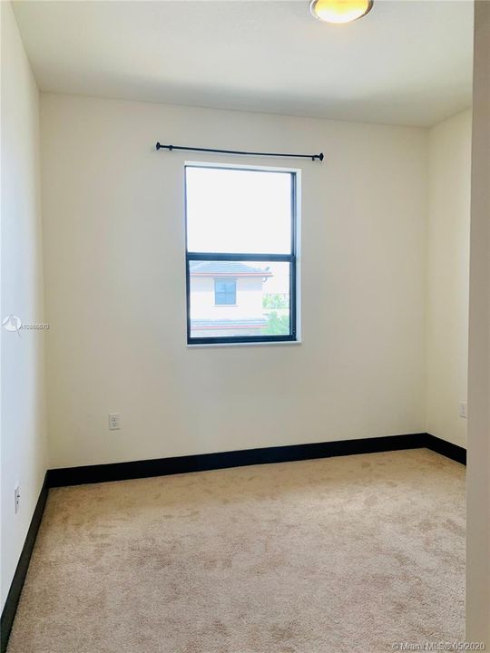 最近租的: $2,550 (3 贝兹, 2 浴室, 1588 平方英尺)