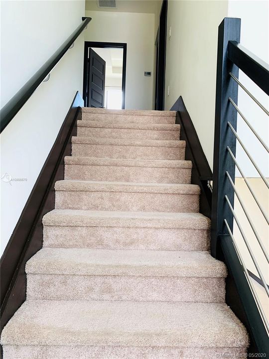 最近租的: $2,550 (3 贝兹, 2 浴室, 1588 平方英尺)