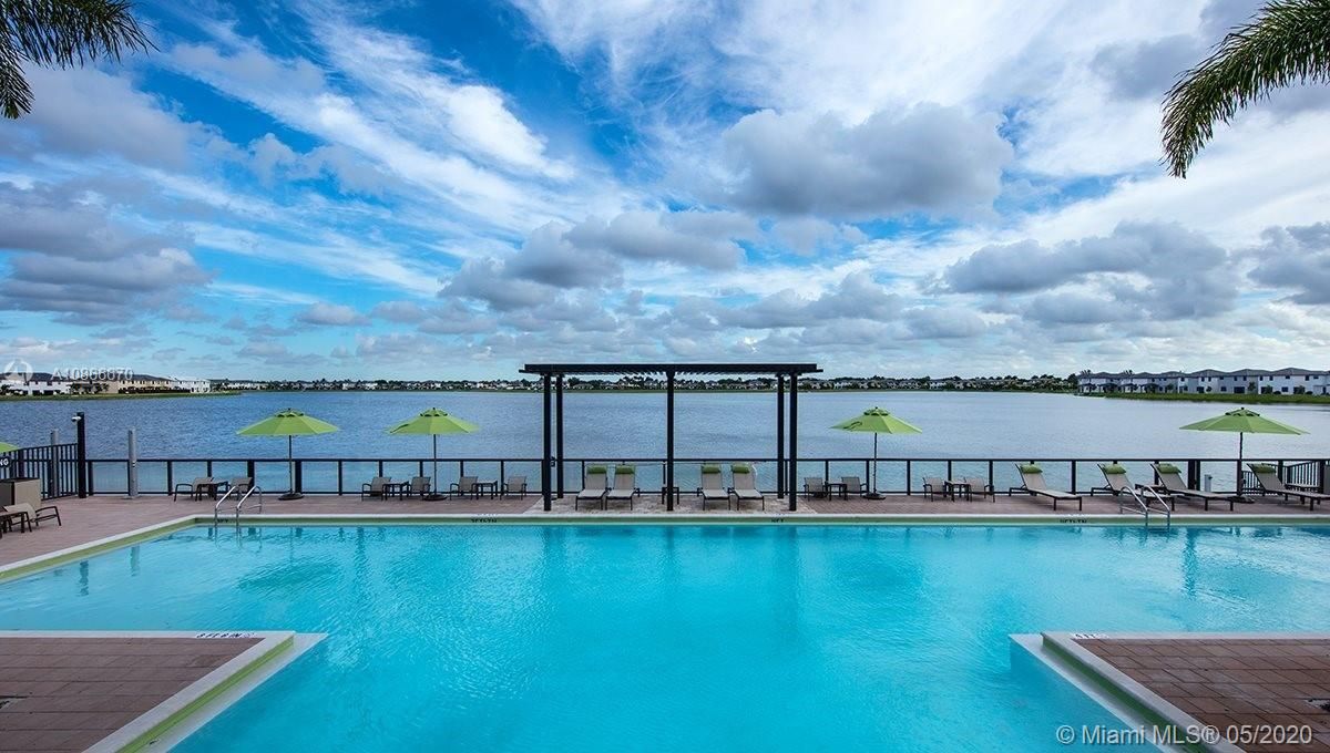 最近租的: $2,550 (3 贝兹, 2 浴室, 1588 平方英尺)