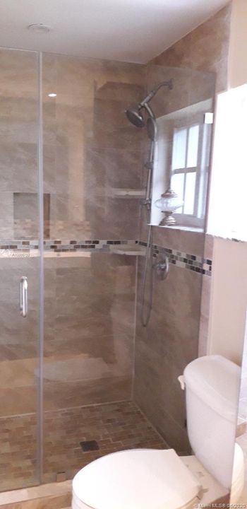 Master bed bath