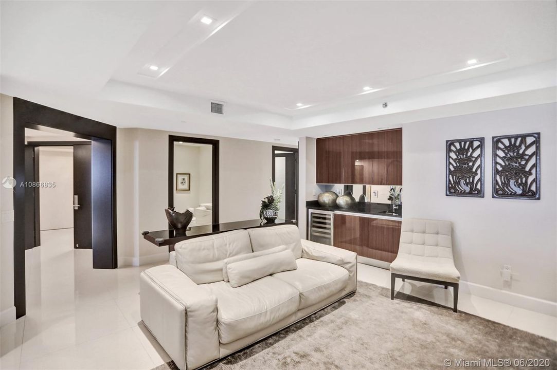Recently Sold: $1,900,000 (3 beds, 3 baths, 3395 Square Feet)