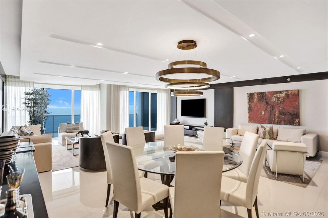 Recently Sold: $1,900,000 (3 beds, 3 baths, 3395 Square Feet)