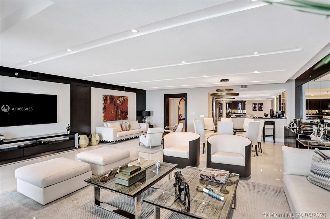 Recently Sold: $1,900,000 (3 beds, 3 baths, 3395 Square Feet)