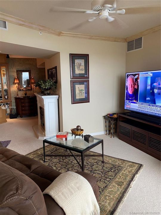 Recently Sold: $1,350,000 (3 beds, 2 baths, 1977 Square Feet)