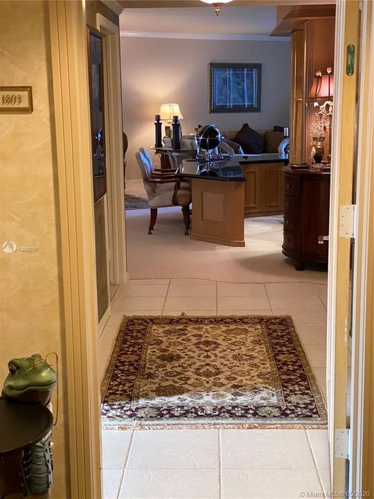 Recently Sold: $1,350,000 (3 beds, 2 baths, 1977 Square Feet)