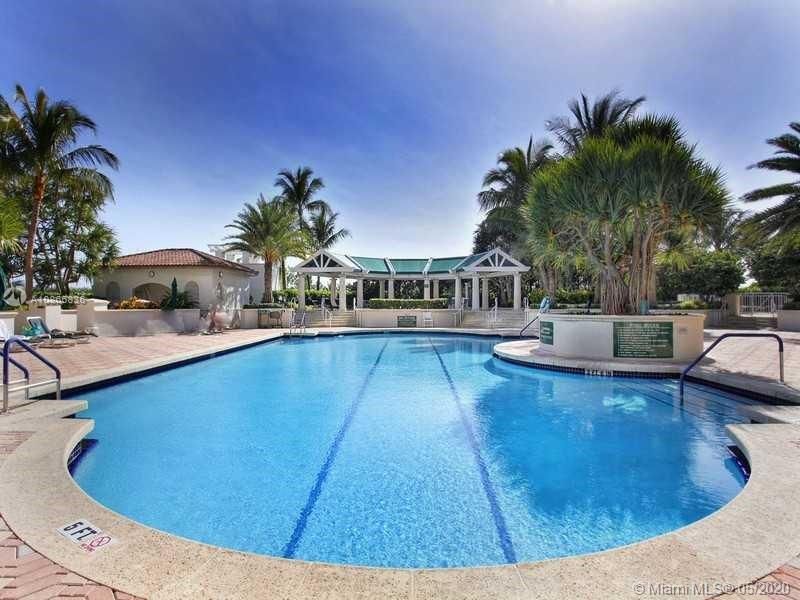 Recently Sold: $1,350,000 (3 beds, 2 baths, 1977 Square Feet)
