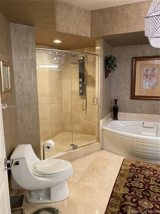Recently Sold: $1,350,000 (3 beds, 2 baths, 1977 Square Feet)