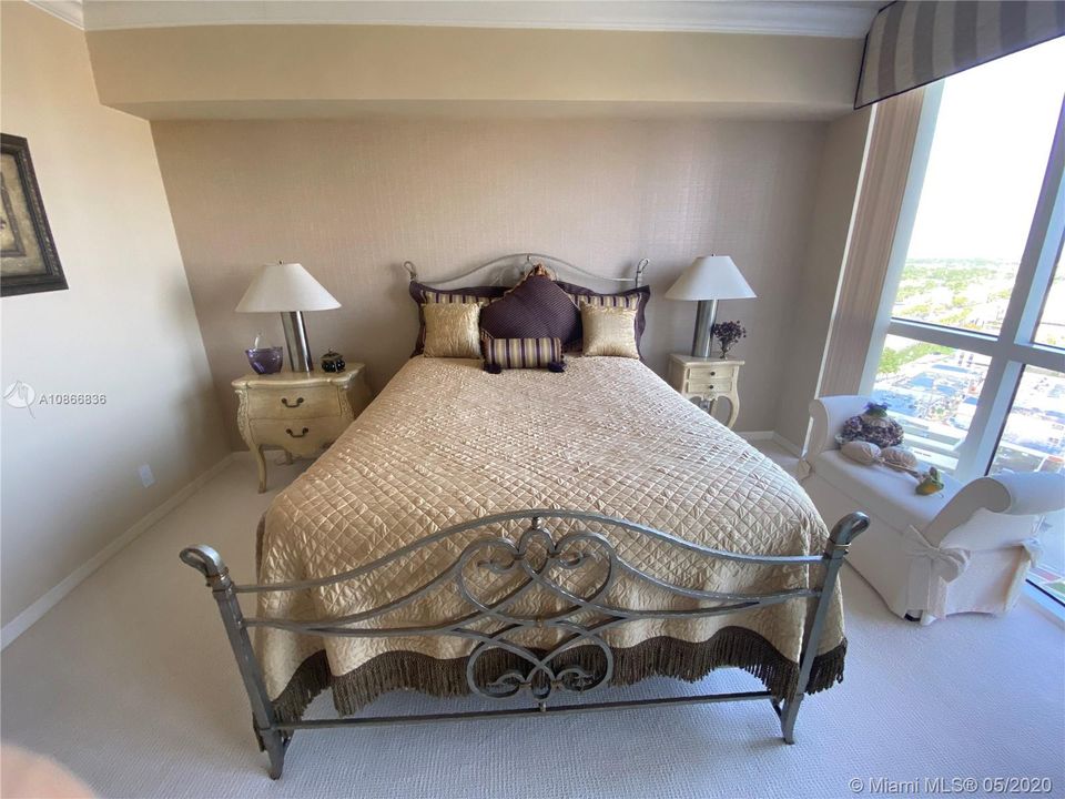 Recently Sold: $1,350,000 (3 beds, 2 baths, 1977 Square Feet)