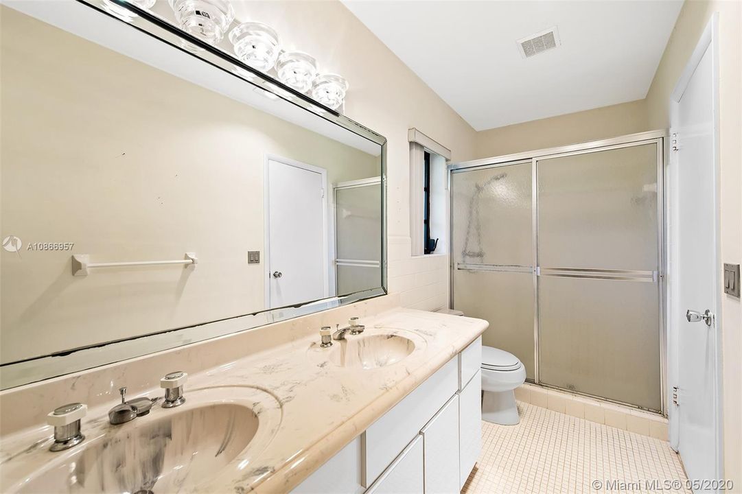 1029 W Palmetto Road Boca Baton FL 33486 - master bath