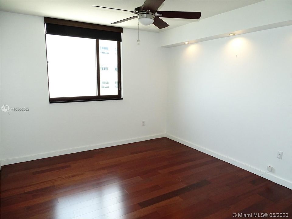 Recently Sold: $560,900 (2 beds, 2 baths, 1400 Square Feet)