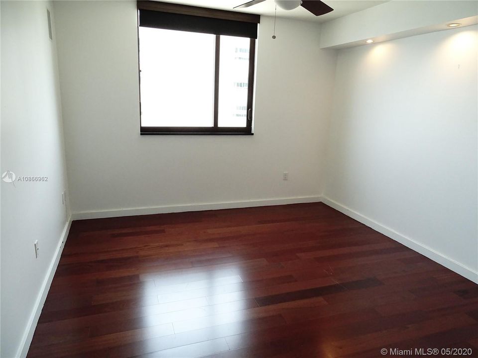 Recently Sold: $560,900 (2 beds, 2 baths, 1400 Square Feet)