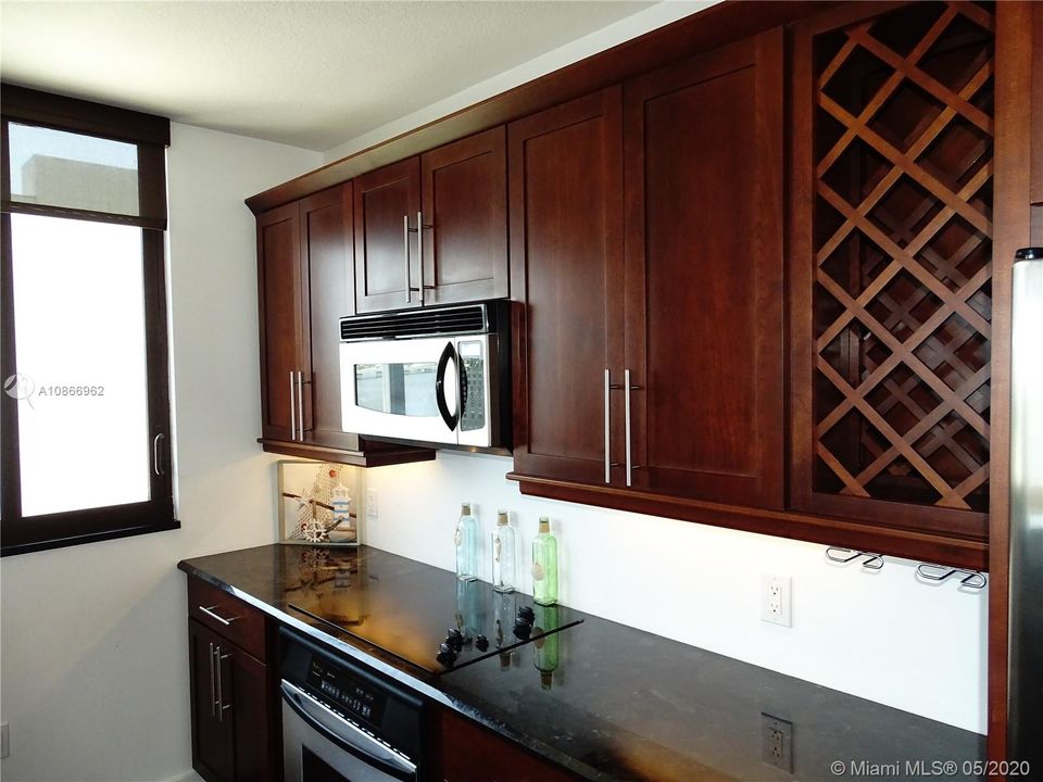 Recently Sold: $560,900 (2 beds, 2 baths, 1400 Square Feet)