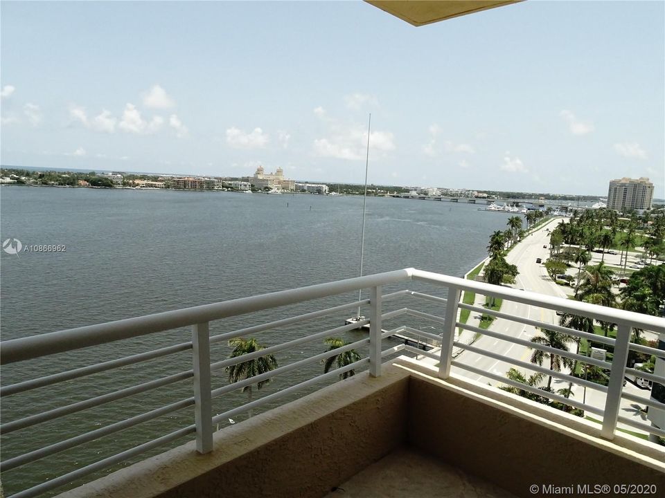 Recently Sold: $560,900 (2 beds, 2 baths, 1400 Square Feet)
