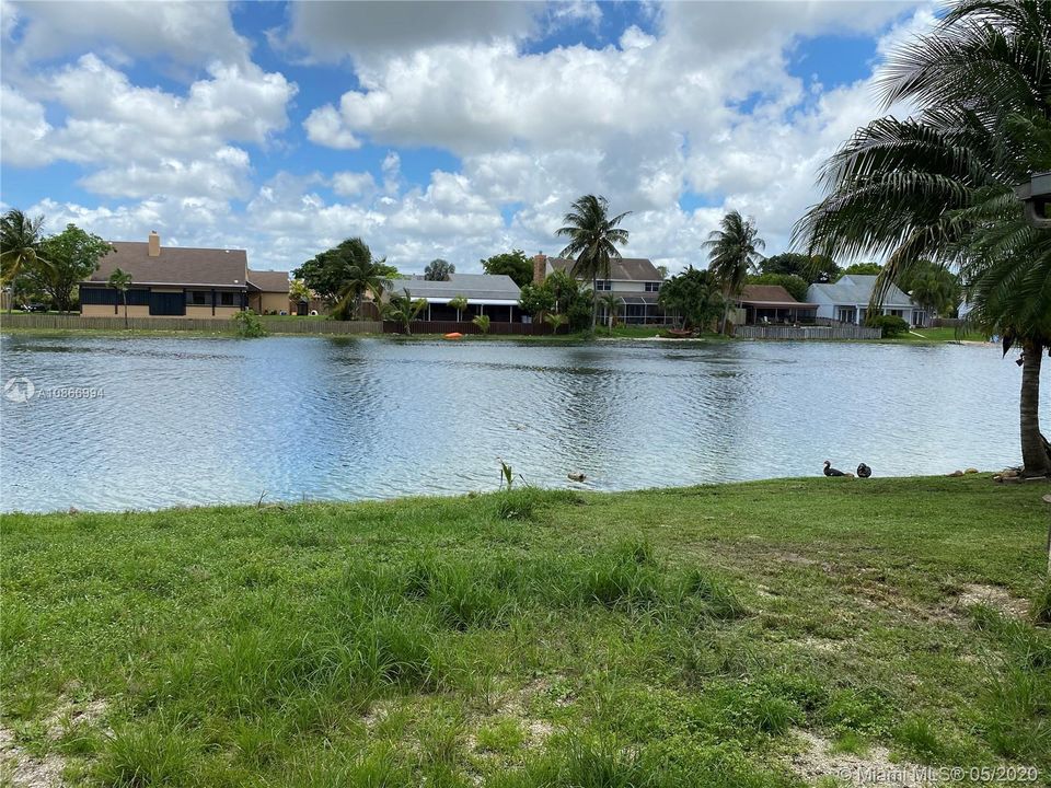Recently Sold: $139,950 (2 beds, 1 baths, 1060 Square Feet)
