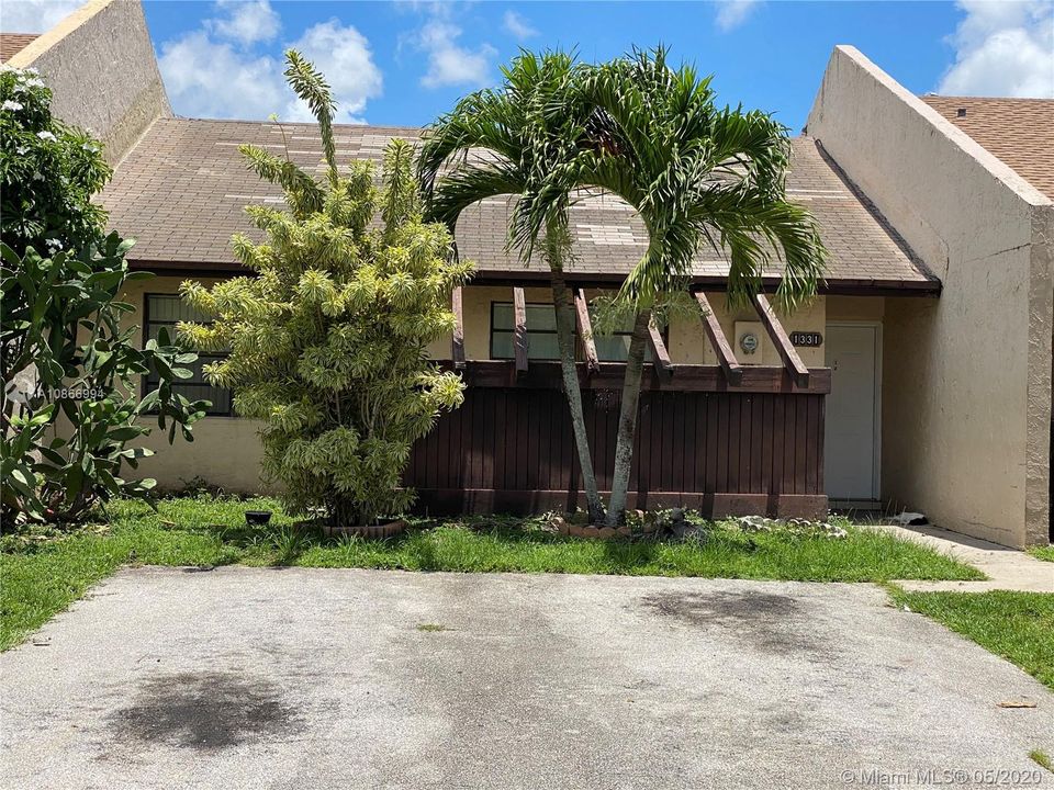 Recently Sold: $139,950 (2 beds, 1 baths, 1060 Square Feet)