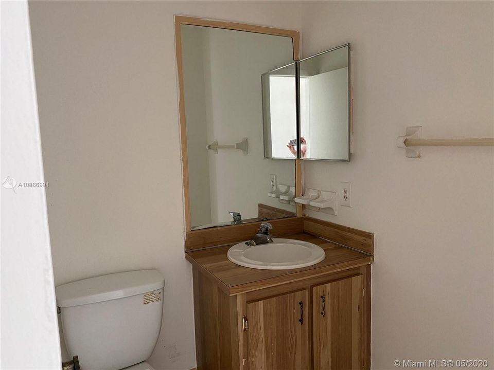 Recently Sold: $139,950 (2 beds, 1 baths, 1060 Square Feet)