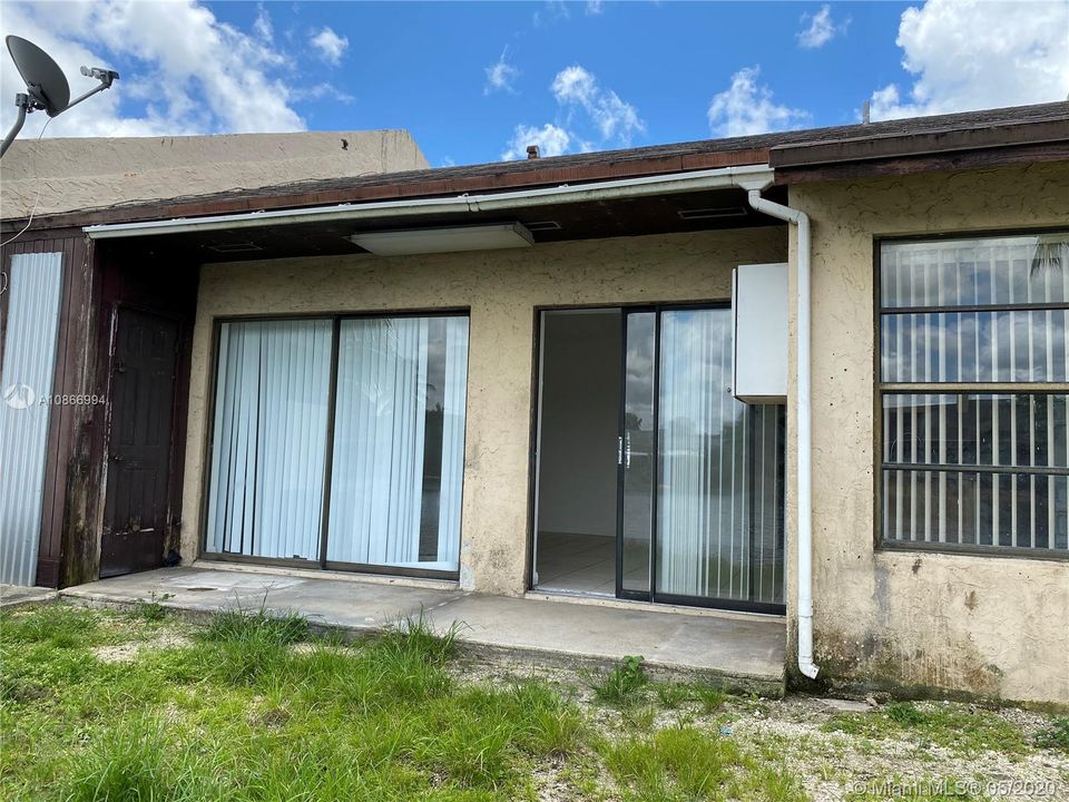 Recently Sold: $139,950 (2 beds, 1 baths, 1060 Square Feet)