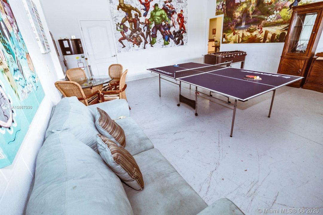 Vendido Recientemente: $549,000 (8 camas, 5 baños, 3909 Pies cuadrados)
