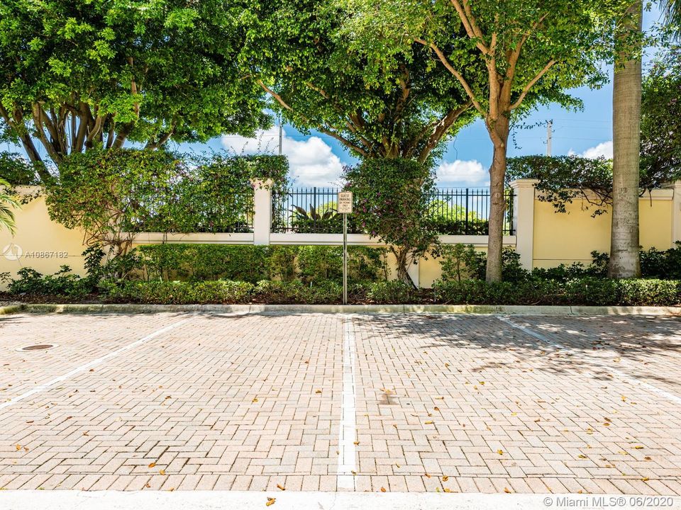 Recently Sold: $689,000 (3 beds, 2 baths, 3036 Square Feet)